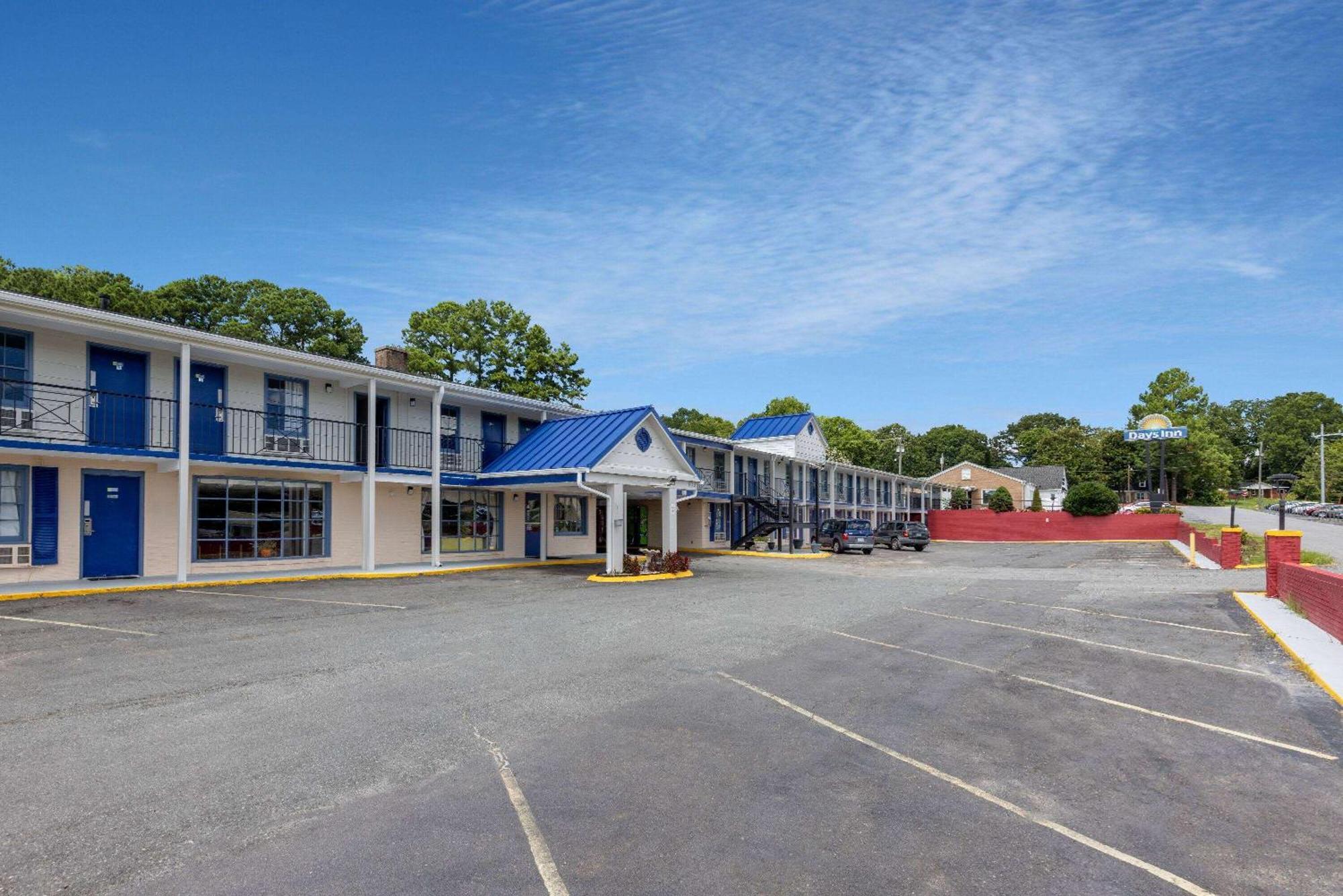 Days Inn By Wyndham Lincolnton Exterior photo