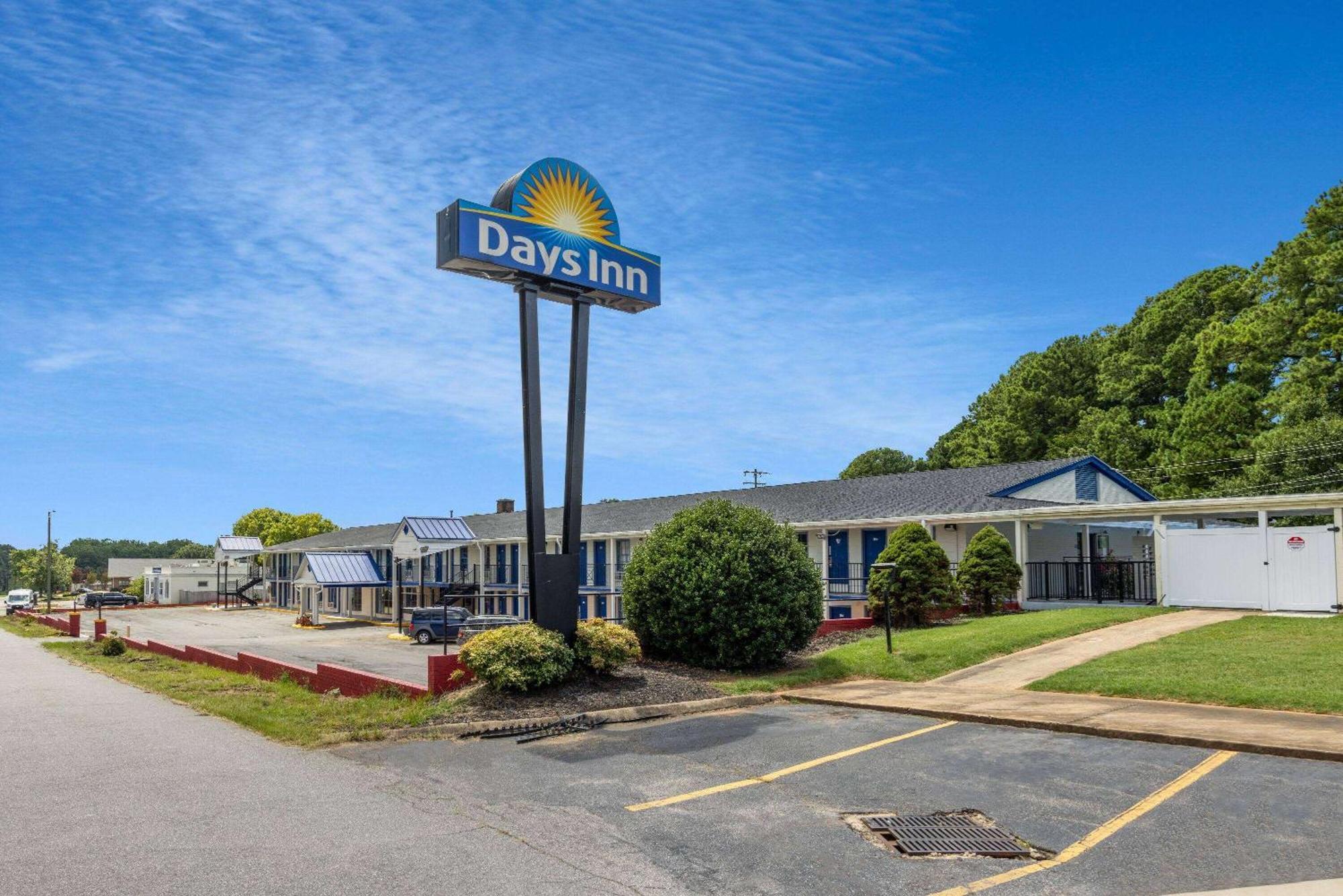 Days Inn By Wyndham Lincolnton Exterior photo