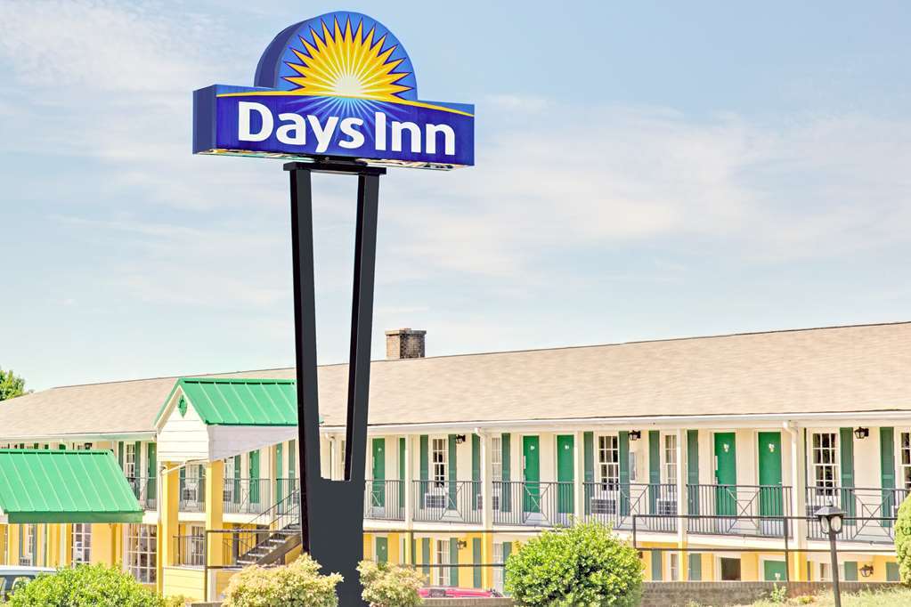 Days Inn By Wyndham Lincolnton Exterior photo